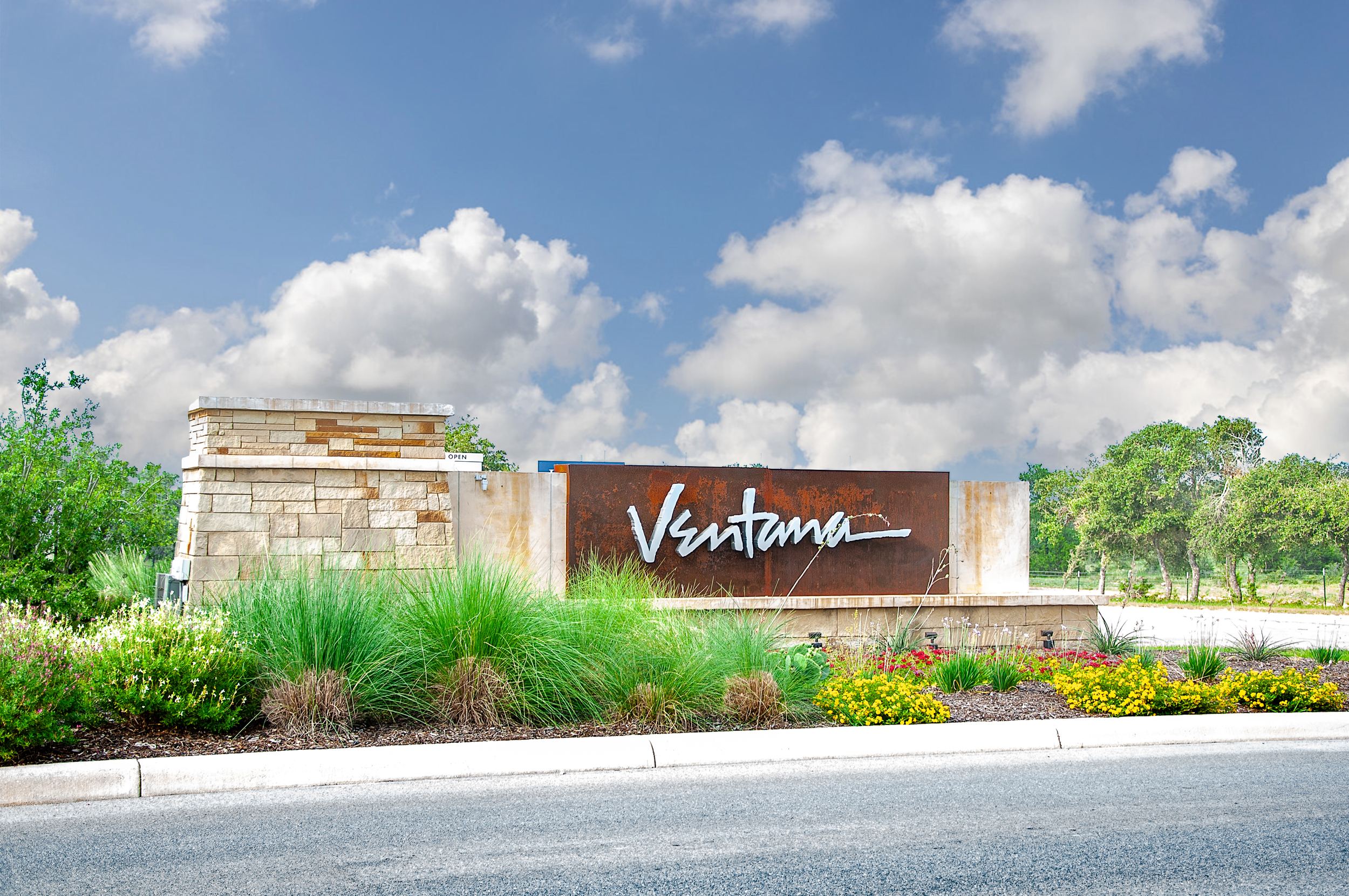 Ventana back sign.png