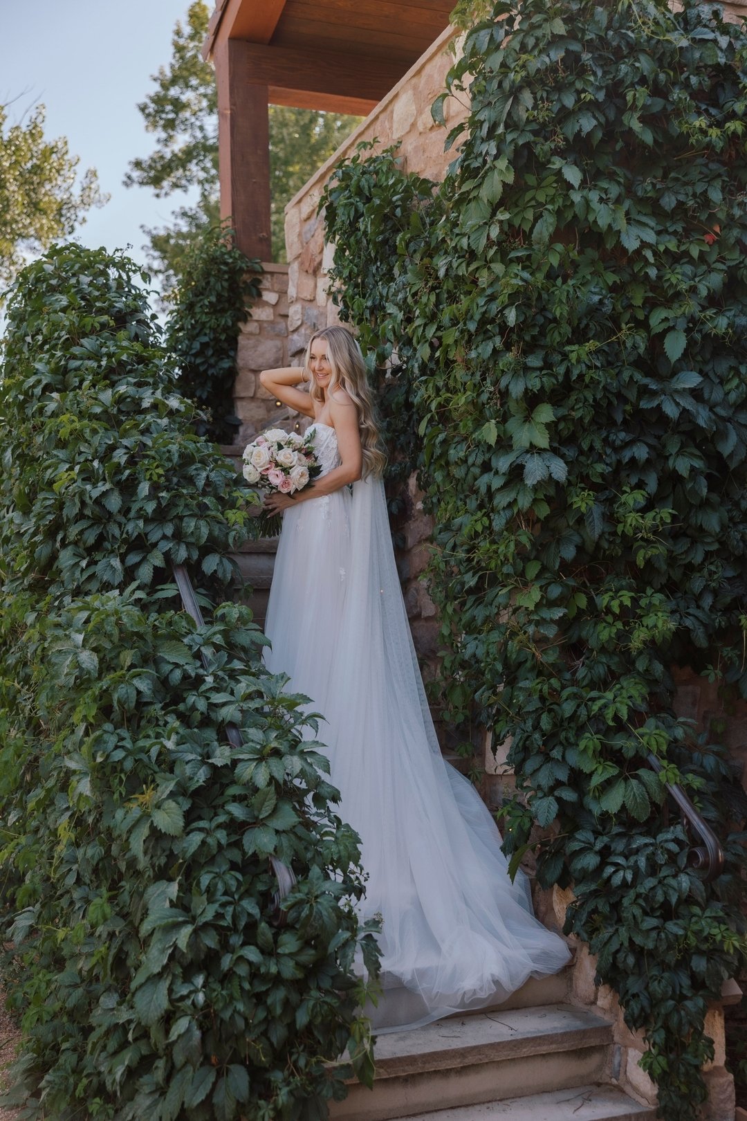 Megan 🤍

Venue @burning_sky_farm
Photography @thebultedaobs
Planning @pepperandjuneevents

#weddingplanning #wedding #brideandgroom #bride #groom #weddingdress #coloradoweddingplanner #weddinginspiration #coloradowedding #weddingstyle #weddingdesign