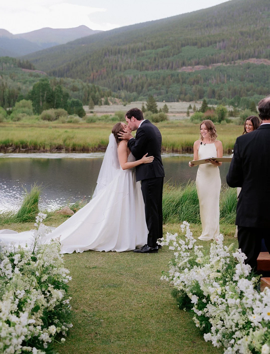 THE SCHMIDT'S 🤍

Venue @camphaleweddings
Photography @laurenvandame
Planning @pepperandjuneevents
Hair and Makeup @madisonshairmakeup
Florals @andmadisonfloral

#weddingplanning #wedding #brideandgroom #bride #groom #weddingdress #coloradoweddingpla