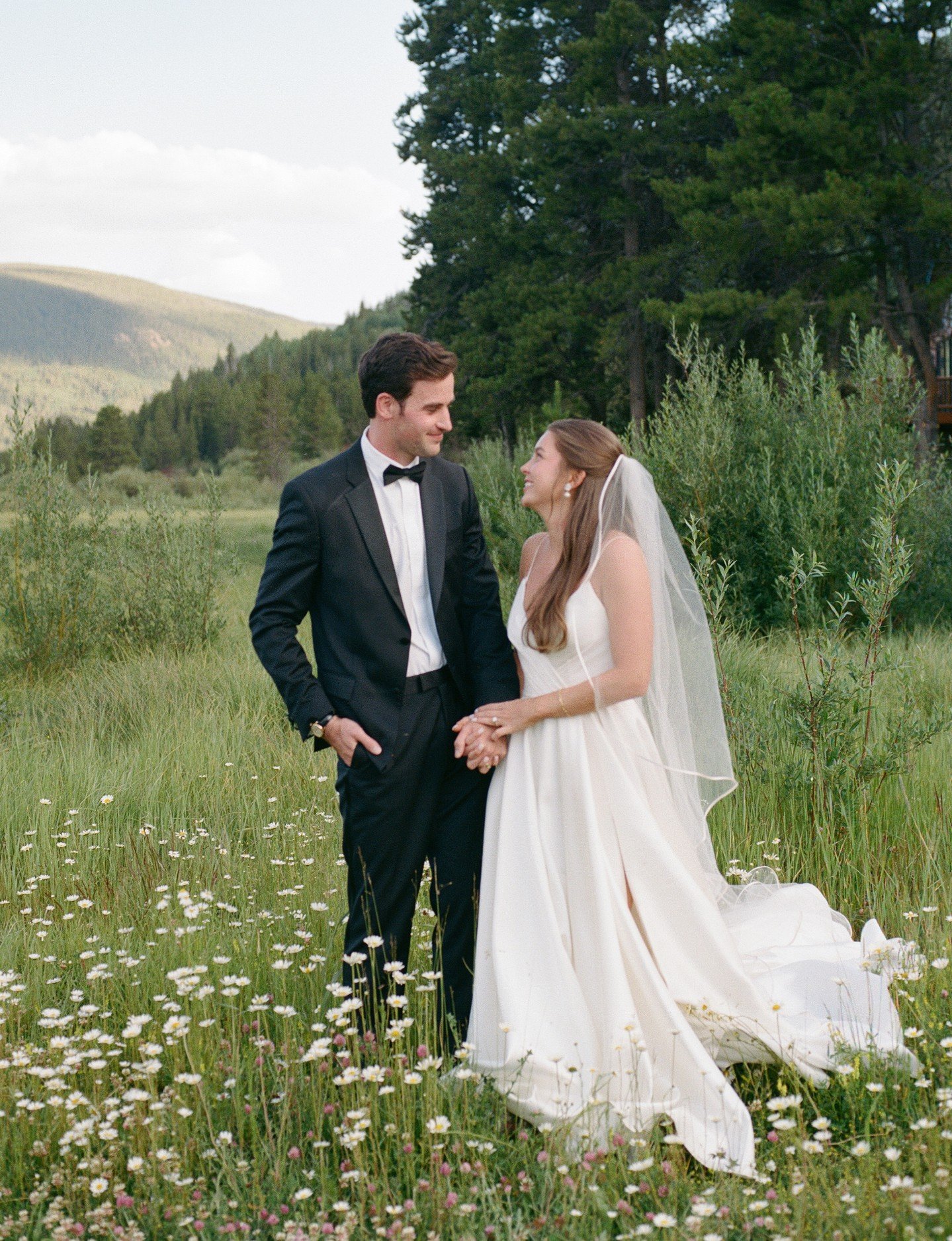 Maddy and John 🫶

Venue @camphaleweddings
Photography @laurenvandame
Planning @pepperandjuneevents
Hair and Makeup @madisonshairmakeup

#weddingplanning #wedding #brideandgroom #bride #groom #weddingdress #coloradoweddingplanner #weddinginspiration 