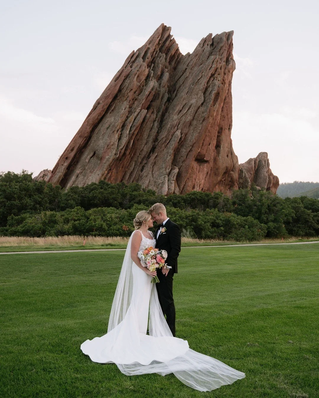 K + V 

Venue @arrowheadcoloradoevents
Photography @malenamorrisonphoto
Coordination and Design @pepperandjuneevents
Florals @callalaneflorals

#weddingplanning #wedding #brideandgroom #bride #groom #weddingdress #coloradoweddingplanner #weddinginspi