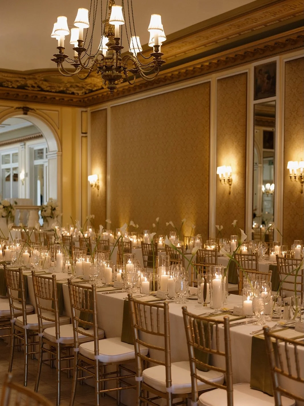 Chic. Timeless. Elegant. Cannot get enough of this day 🤍

Venue @thebroadmoor 
Photography @kaitlyn.mariephoto 
Design and Planning @pepperandjuneevents 
Florals @junegrass__
