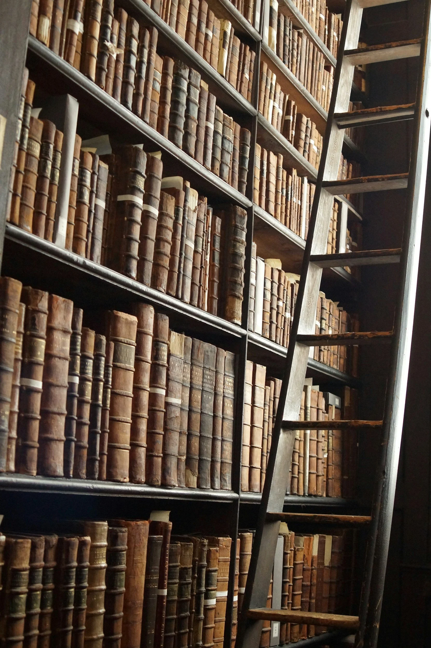 How to Withhold Information from the Reader