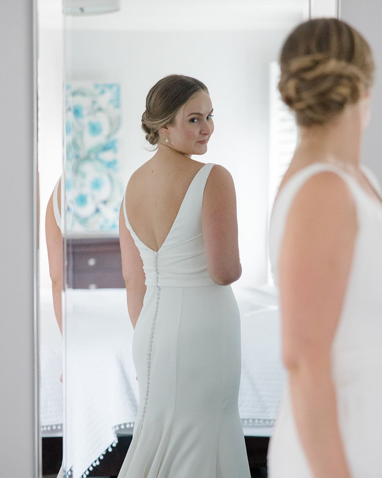 We LOVE working with vendors that we collaborate with frequently so celebrating this moment with Kristen from @eleveeventsny was extra special 🥰

Hair + Makeup: @beautini
Photographer: @amyrizzutophotography
Videography: @nstpictures 
Planner: @elev