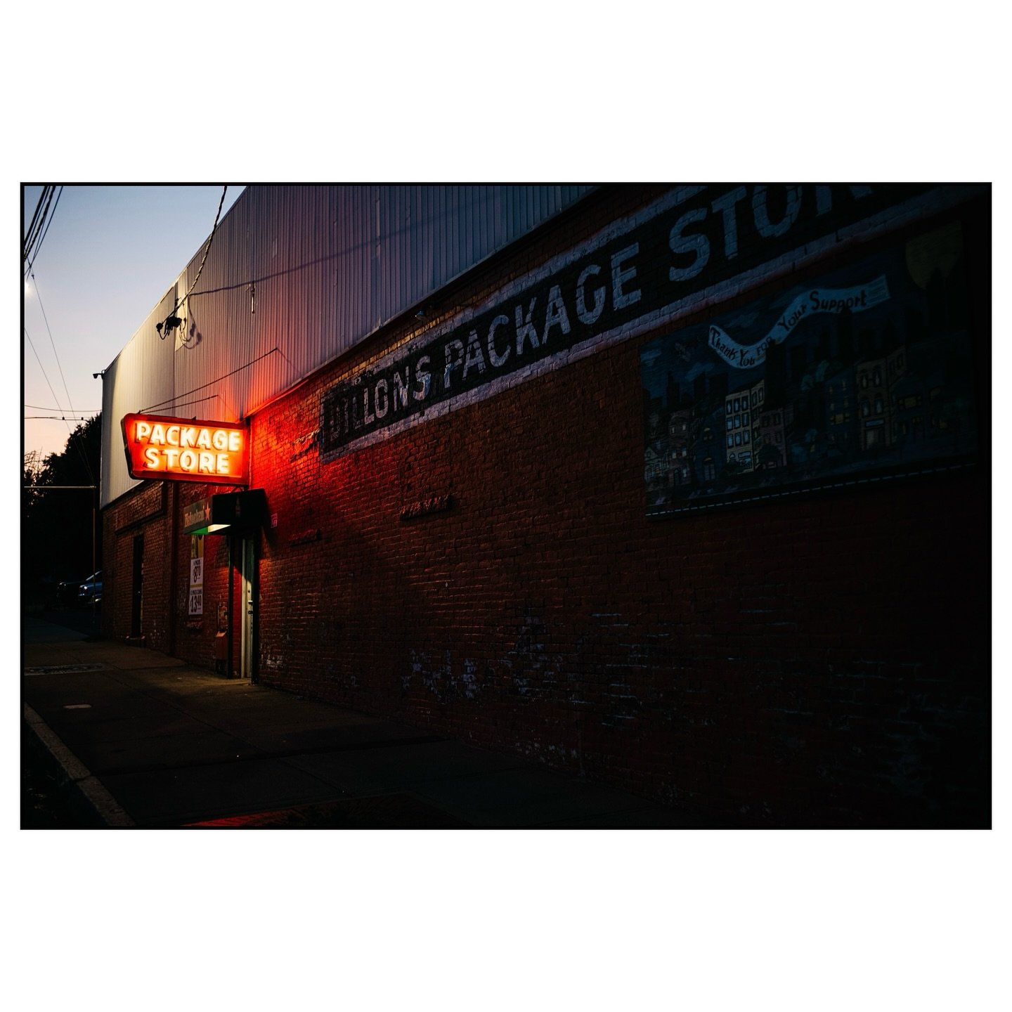Dillons, America&rsquo;s package store.
&bull;
&bull;
&bull;
&bull;
&bull;
&bull;
&bull;
#dillonspackagestore #holyoke #westernmass #holyokema #westernma #sunsetsandneonlights #dogdaysareover #tommybahama #leica #leicam11 #777 #america #birdsarentrea