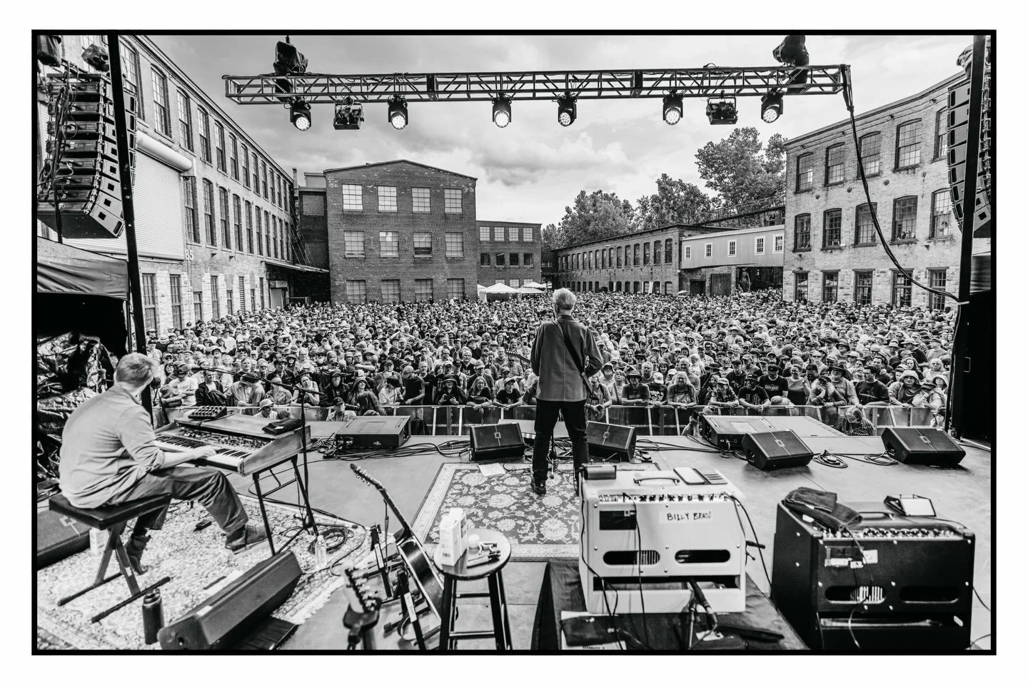 Billy Bragg &bull; Solid Sound Festival 2026 &bull; Mass MoCa

Shot for @solidsoundfest 

#SunSeaSocialism

@billybraggofficial 
@massmoca