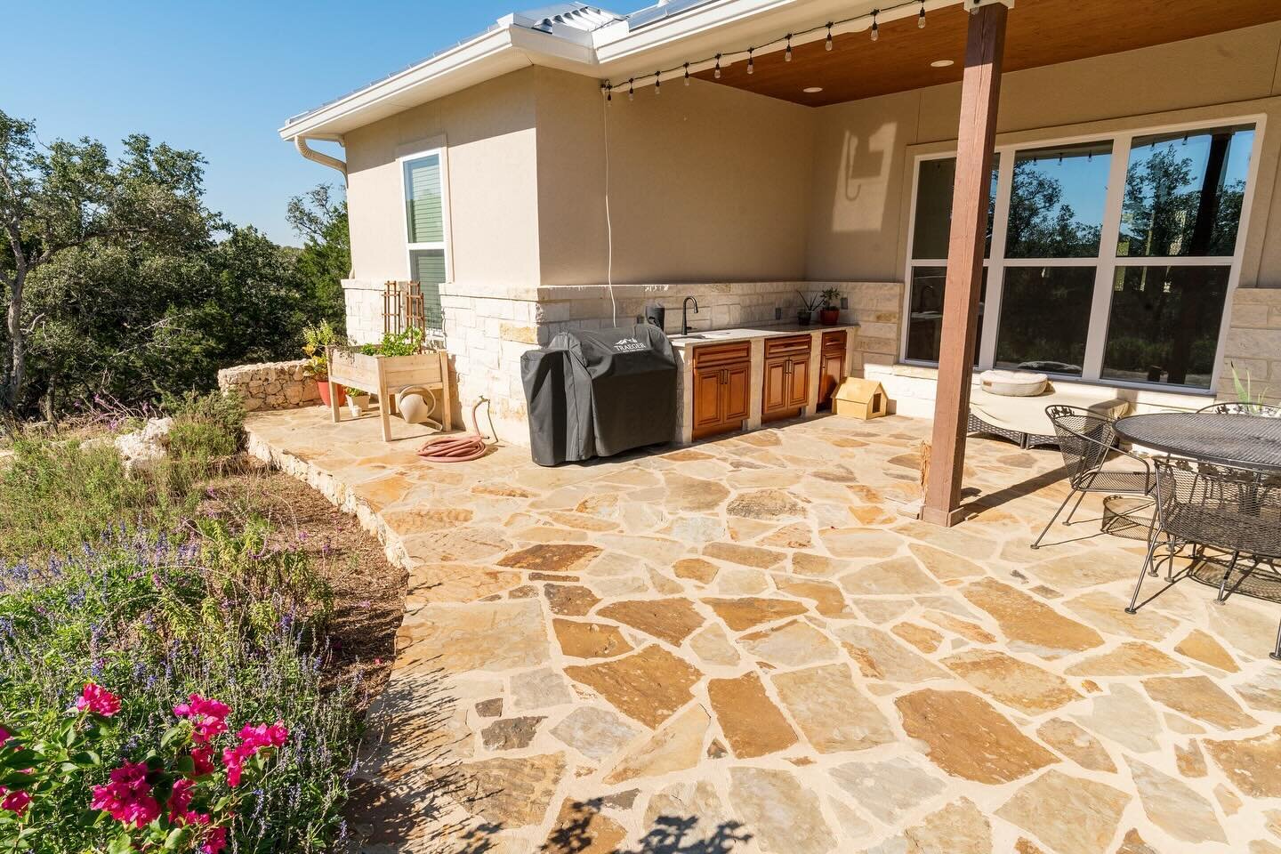 Check out this outdoor living space! Let us turnkey everything once you step out the door!

#landscaping #NewBraunfelslandscaping #Bulverdelandscaping #SpringBranchlandscaping #TXlandscaping #Austinlandscaping #outdoorbuilds #txhillcountry #hillcount