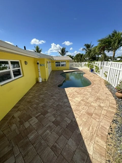 Professional paver sealing and travertine sealing services in Melbourne, Palm Bay, West Melbourne, Melbourne Beach, Indialantic, Satellite Beach, Indian Harbour Beach, Cocoa Beach, Rockledge, Sebastian, and Vero Beach by Press Seal, protecting brick