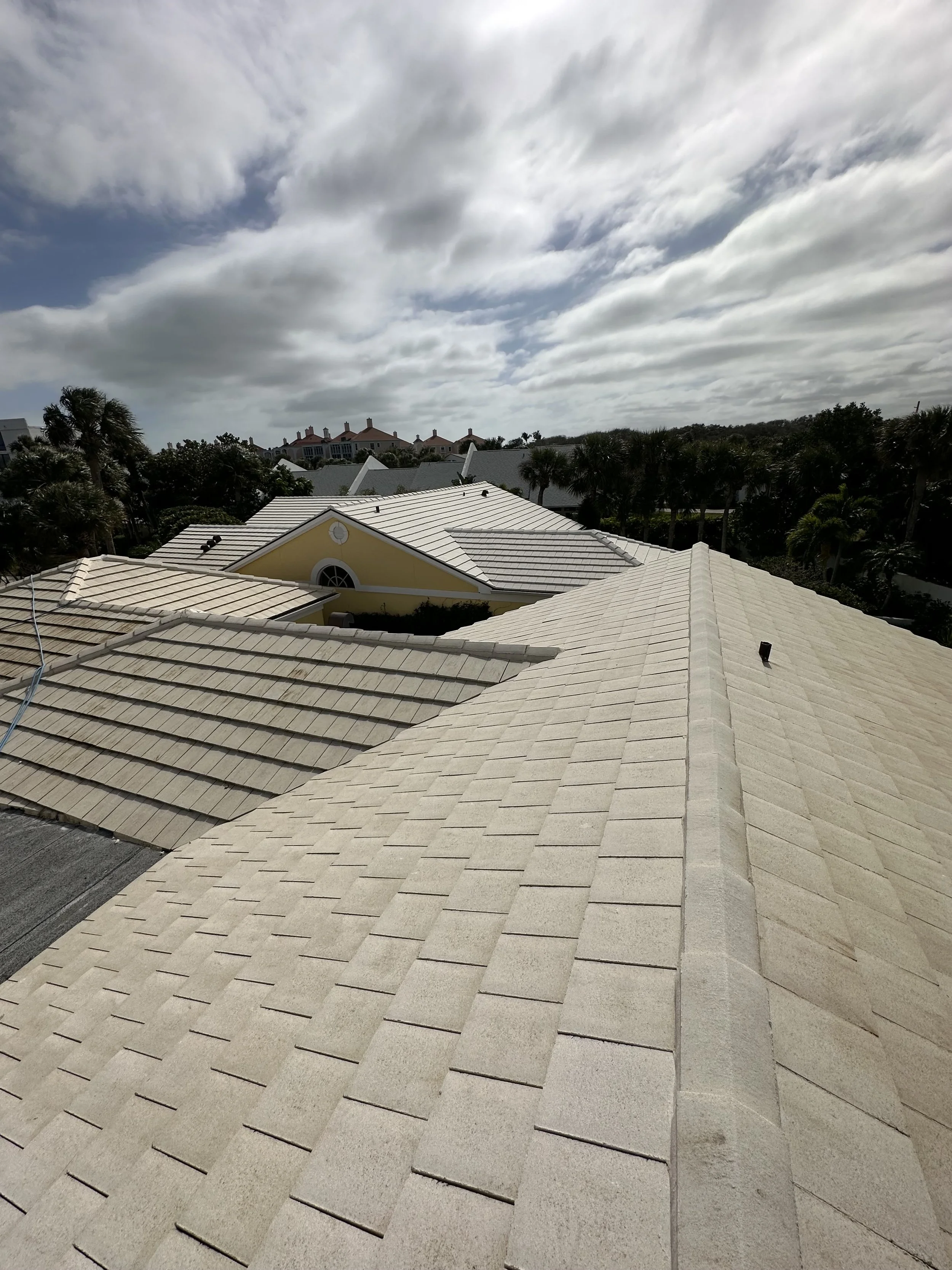 Roof Soft Washing, Pressure Washing Brevard and Indian River County
