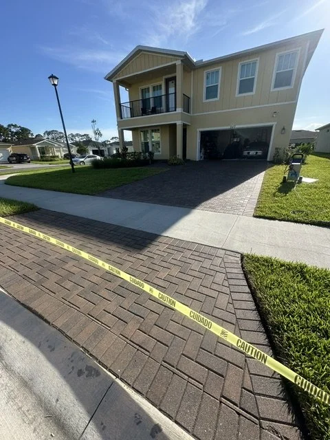 Professional paver sealing and travertine sealing services in Melbourne, Palm Bay, West Melbourne, Melbourne Beach, Indialantic, Satellite Beach, Indian Harbour Beach, Cocoa Beach, Rockledge, Sebastian, and Vero Beach by Press Seal, protecting brick