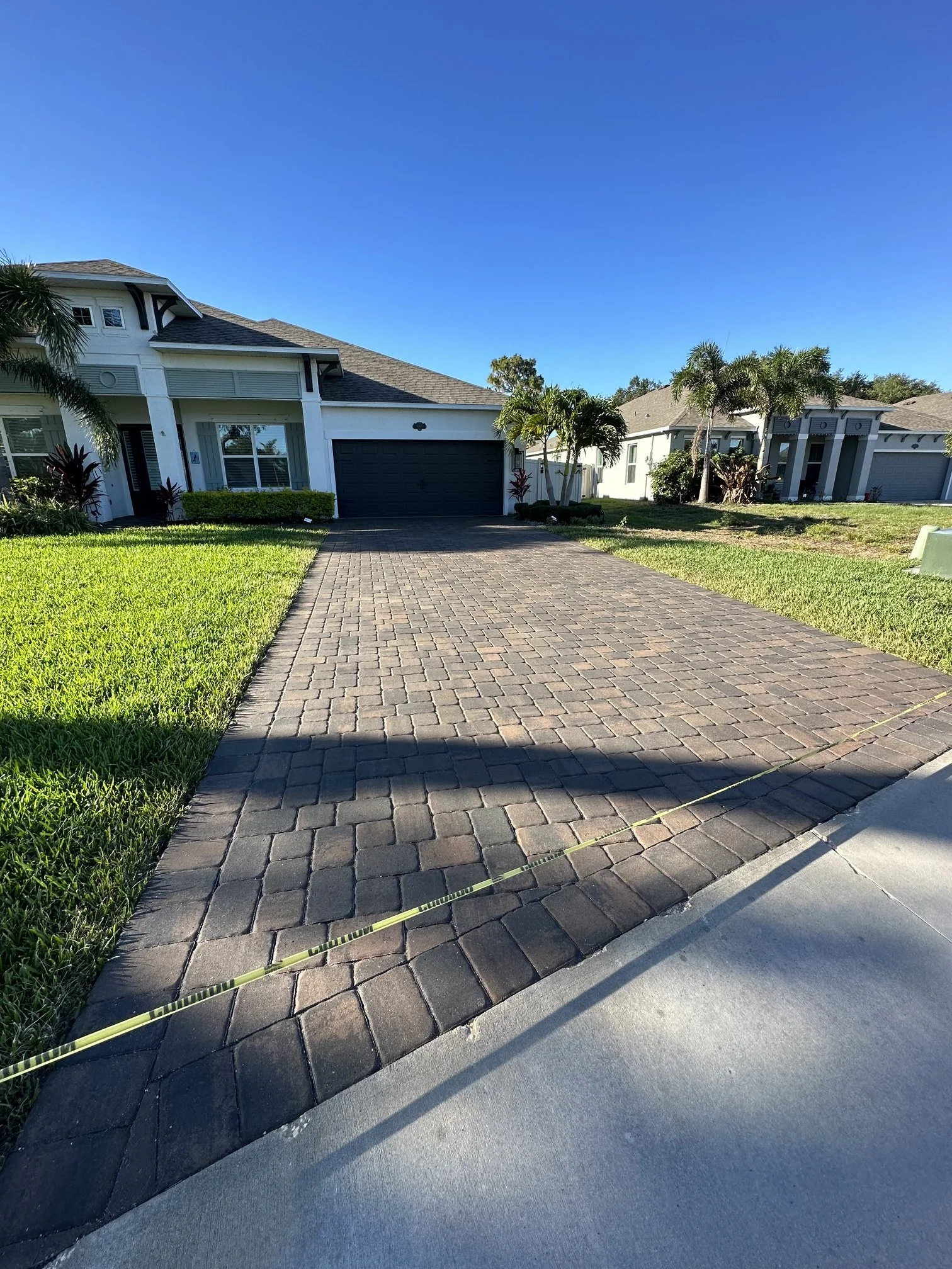Professional paver sealing and travertine sealing services in Melbourne, Palm Bay, West Melbourne, Melbourne Beach, Indialantic, Satellite Beach, Indian Harbour Beach, Cocoa Beach, Rockledge, Sebastian, and Vero Beach by Press Seal, protecting brick