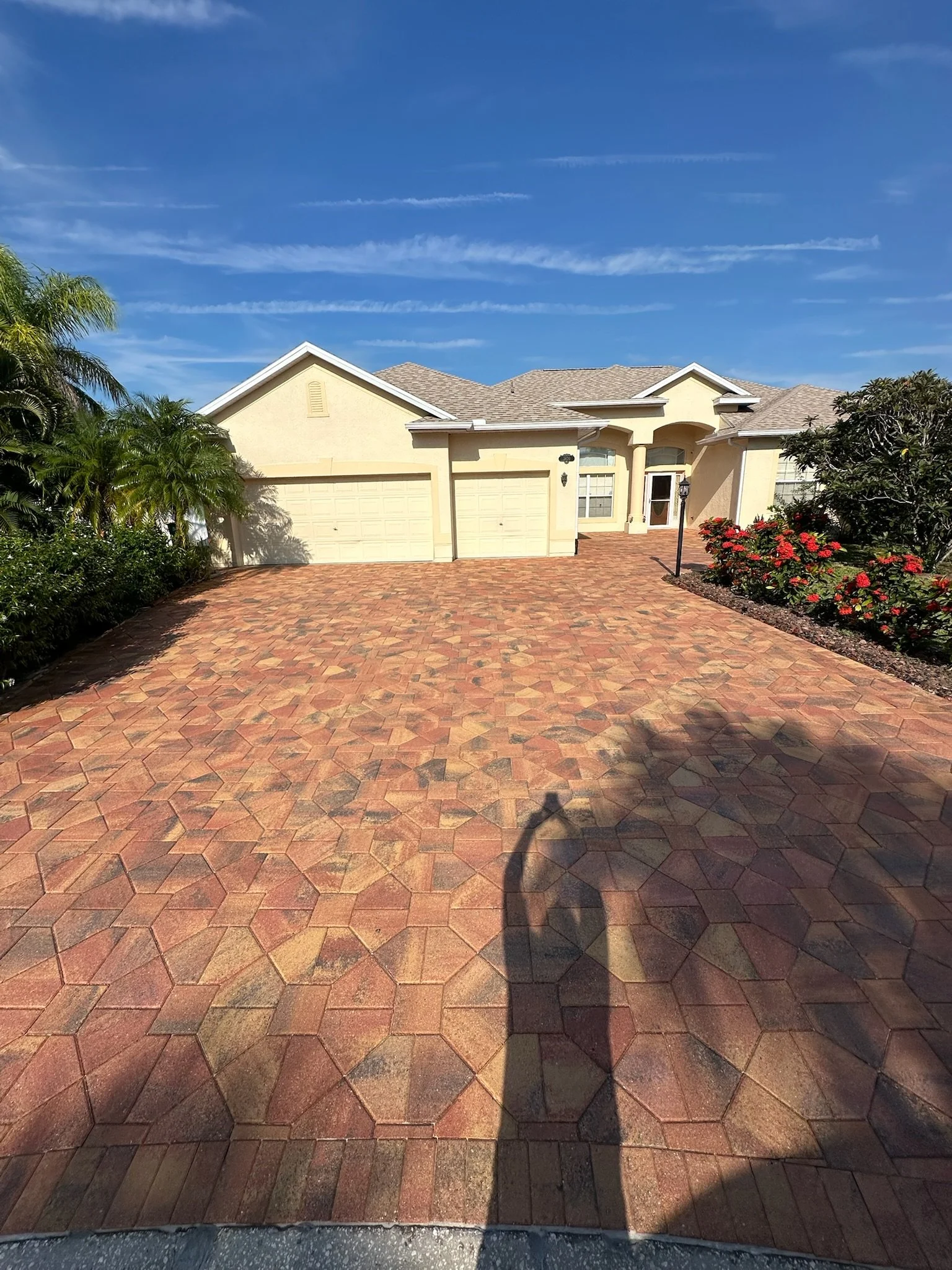 Professional paver sealing and travertine sealing services in Melbourne, Palm Bay, West Melbourne, Melbourne Beach, Indialantic, Satellite Beach, Indian Harbour Beach, Cocoa Beach, Rockledge, Sebastian, and Vero Beach by Press Seal, protecting brick 