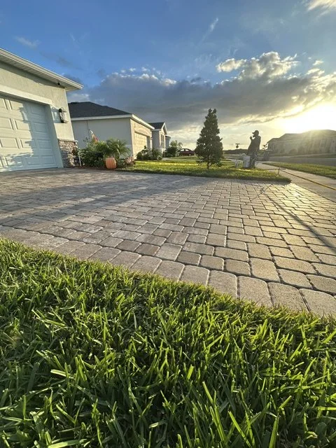 Professional paver sealing and travertine sealing services in Melbourne, Palm Bay, West Melbourne, Melbourne Beach, Indialantic, Satellite Beach, Indian Harbour Beach, Cocoa Beach, Rockledge, Sebastian, and Vero Beach by Press Seal, protecting brick