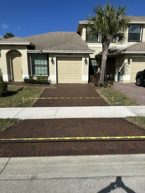 Professional paver sealing and travertine sealing services in Melbourne, Palm Bay, West Melbourne, Melbourne Beach, Indialantic, Satellite Beach, Indian Harbour Beach, Cocoa Beach, Rockledge, Sebastian, and Vero Beach by Press Seal, protecting brick