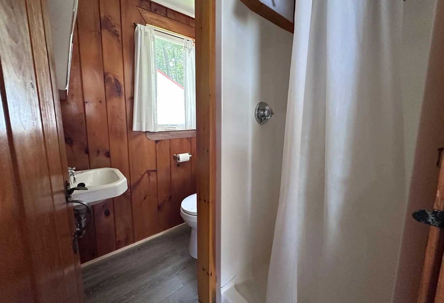3-Bathroom-Sundeck-Cottages-2026.jpg