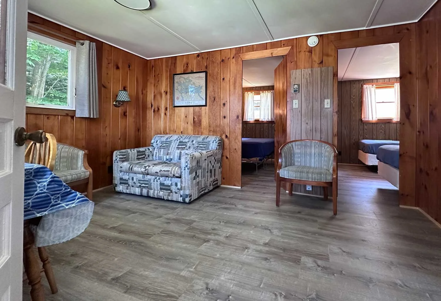 4-Living-Room1-Sundeck-Cottages-2026.jpg