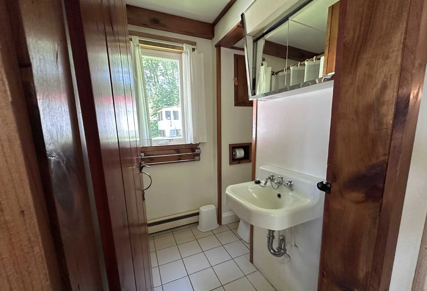5-Bathroom-Sundeck-Cottages-2026.jpg