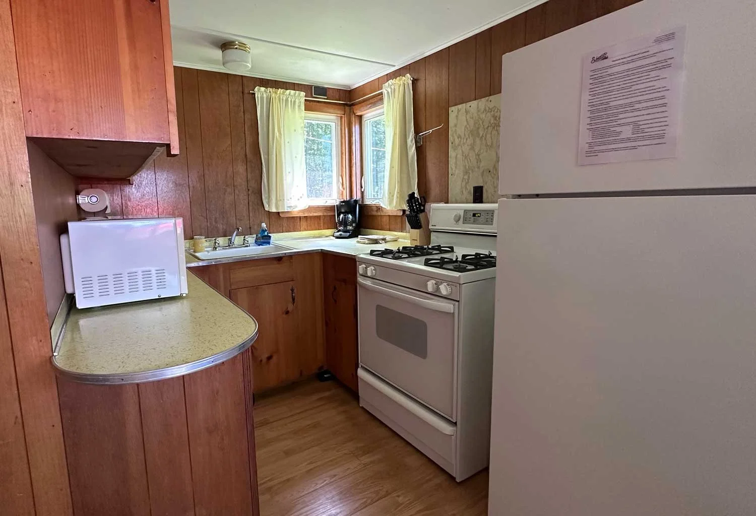 8-Kitchen-Sundeck-Cottages-2026.jpg