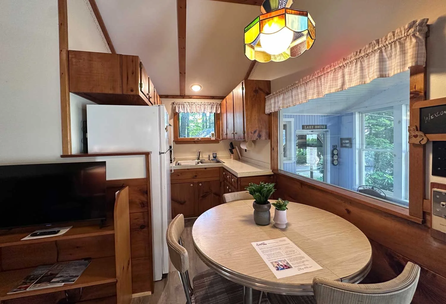 11-Kitchen-Sundeck-Cottages-2026.jpg