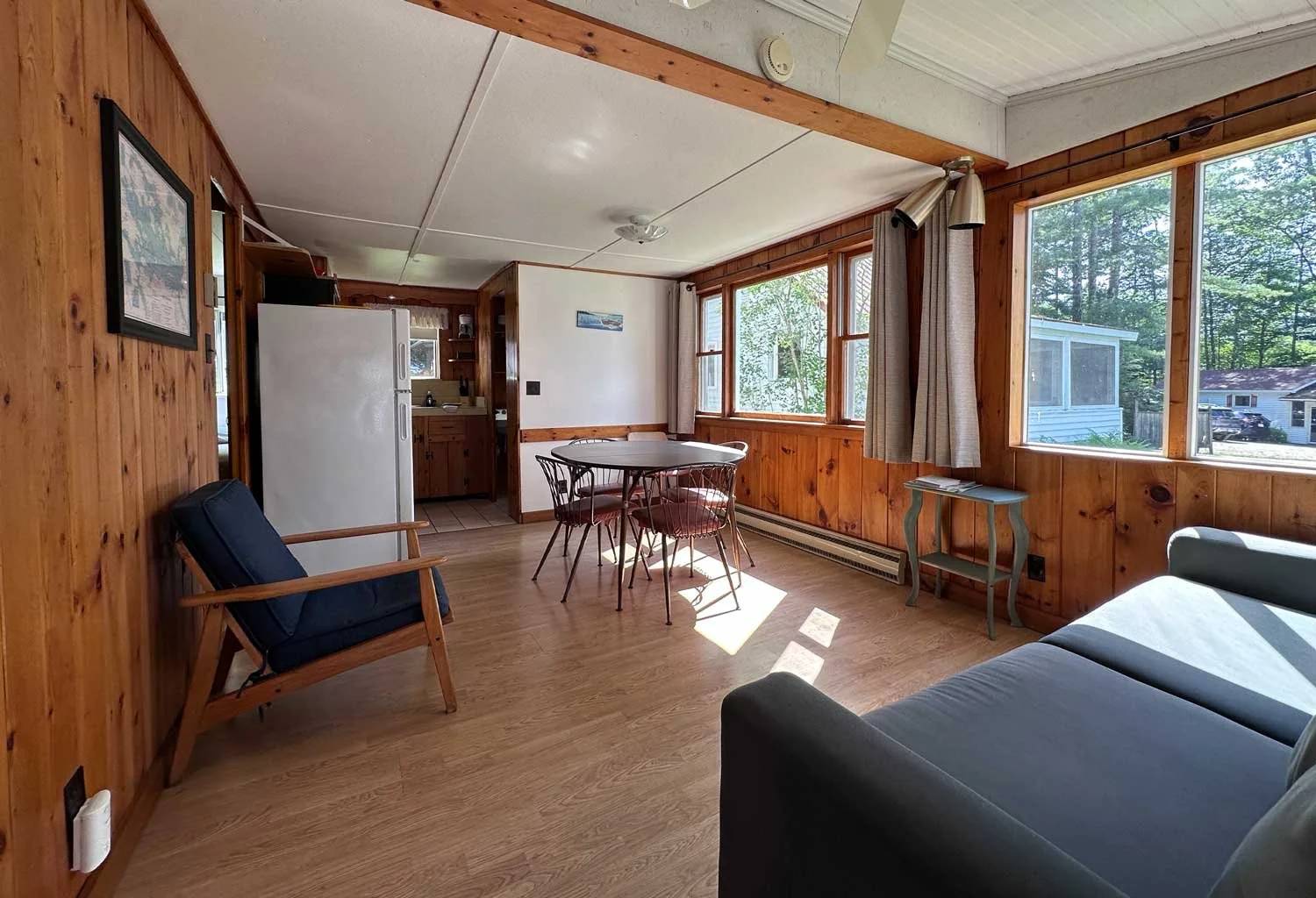 7-Living-Room-Sundeck-Cottages-2026.jpg