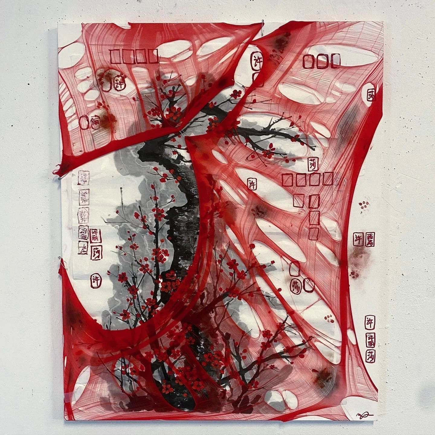 Untitled (2023)
36 x 48 in
Traditional Chinese Ink on Xuan paper on Canvas, Red Child Stockings, eyeshadow
