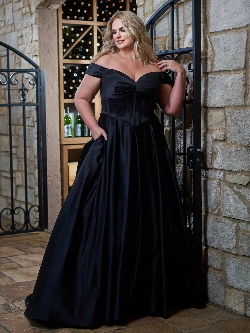 SC5347-black-front-web.jpg