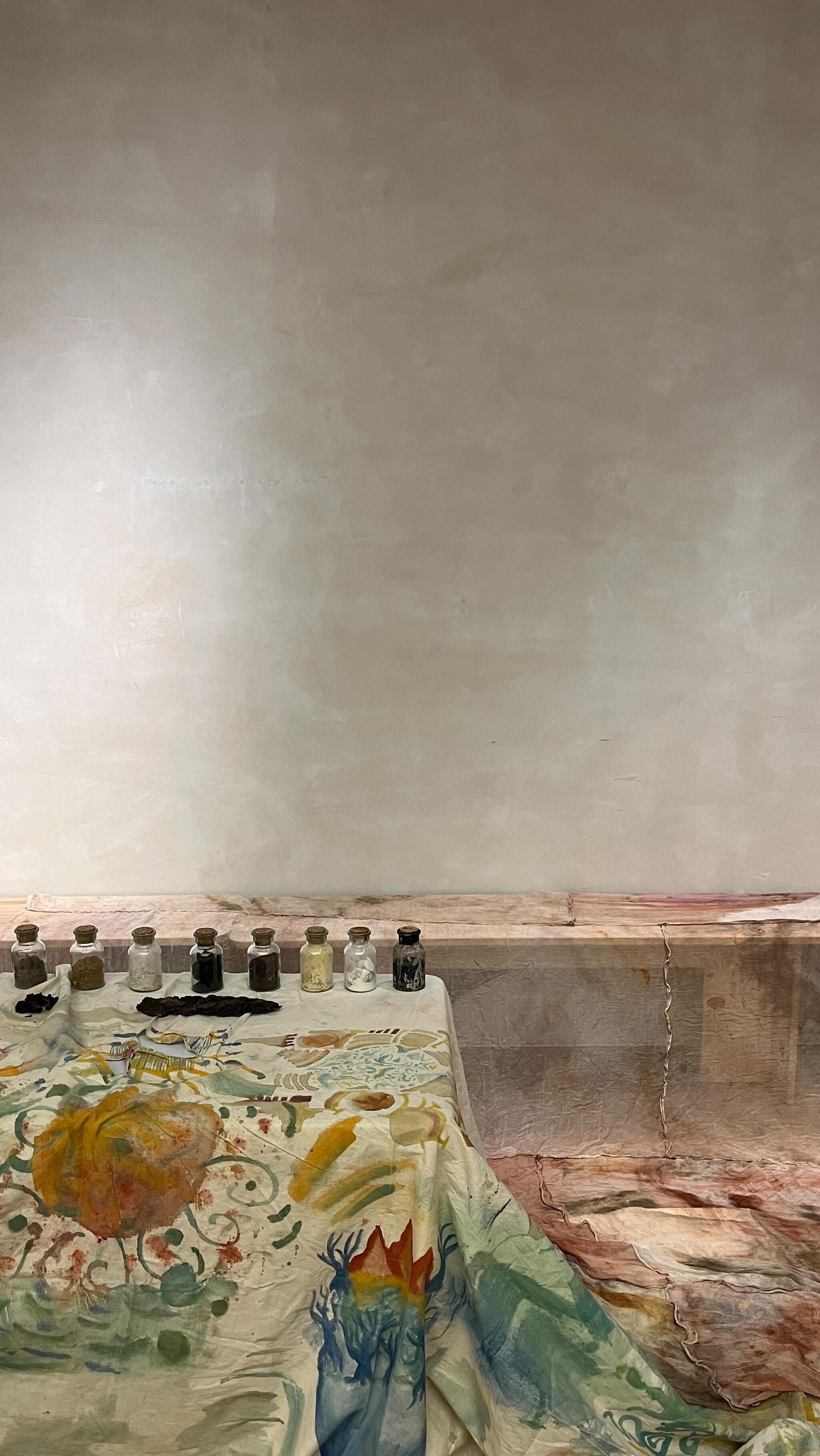 this week i had the loveliest time sharing my venice biennale fellowship experience and running a workshop with oak dyes from Epping Forest.
after looking at the history of iron gall ink and how it has been used since the medieval times to record do