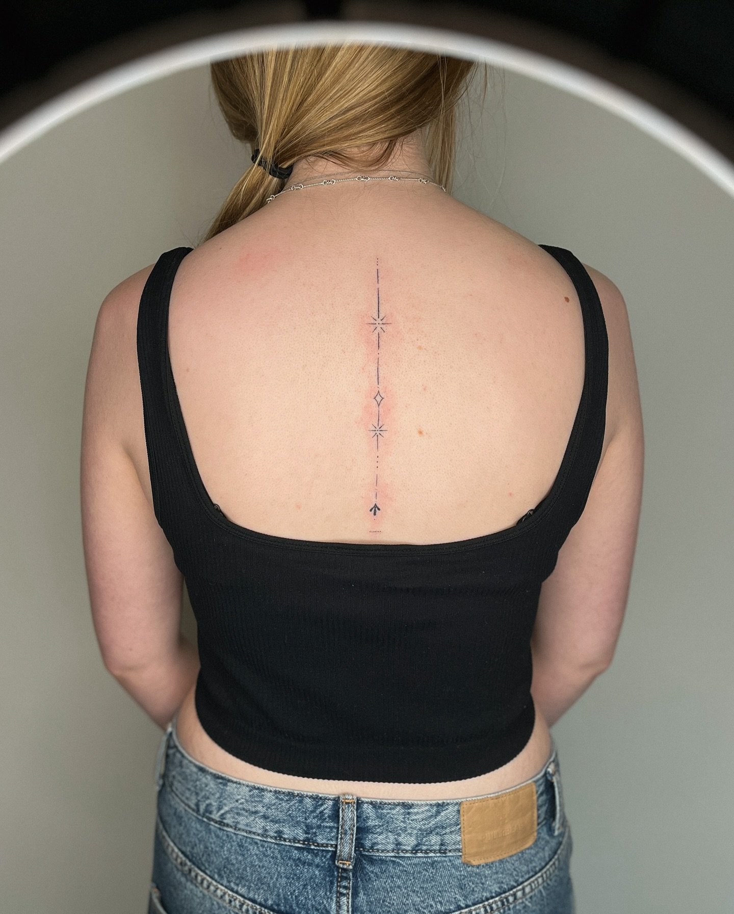 . ݁₊ ⊹ . ݁ ⟡ delicate back piece for charlotte ݁ . ⊹ handpoked tattoo ₊ ݁. 𖦹⋆
charlotte came in as a walk-in and i had time that day to make this idea happen <3 if you’re ever in brighton on a sunday and want a tattoo, shoot me a message
