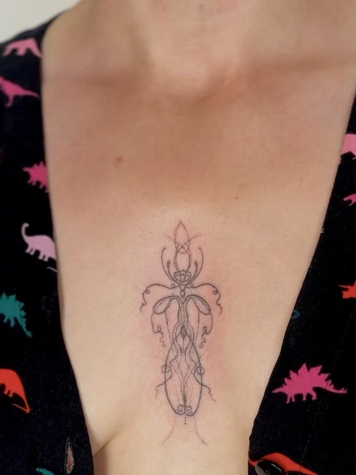𓇗 𓆱𖣂 ⋆ ecosystem of germination •. handpoked for ella 𓇗 𓆱𖣂 ⋆
𓇗 𓆱𖣂 ⋆
✷ msg to book in, I have space for you!✷
#brighton #handpoke #handpokeartist #brightonandhove #brightontattoo #tattoo #tattooartist #finelinetattoo#spiritualtattoo