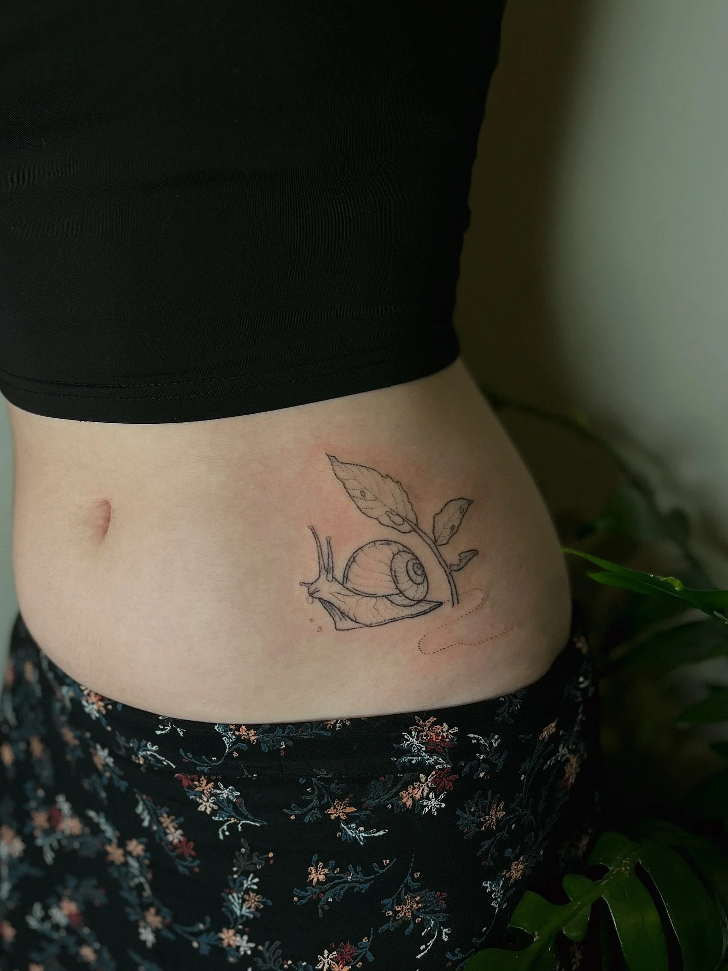 ๑&iuml; this lil guy finally was adopted ๑&iuml; snail handpoked hip tattoo ๑&iuml; 

__________________๑&iuml;
꒷꒦꒷꒦꒷꒦꒷꒦꒷꒦꒷꒦꒷꒦꒷

⋆˚꩜｡⋆message to book in, I have space for you! 𖦹⊹ ࣪ ˖๑&iuml;.☘︎ ݁˖

#brighton #handpoke #handpokeartist #brightonandhove