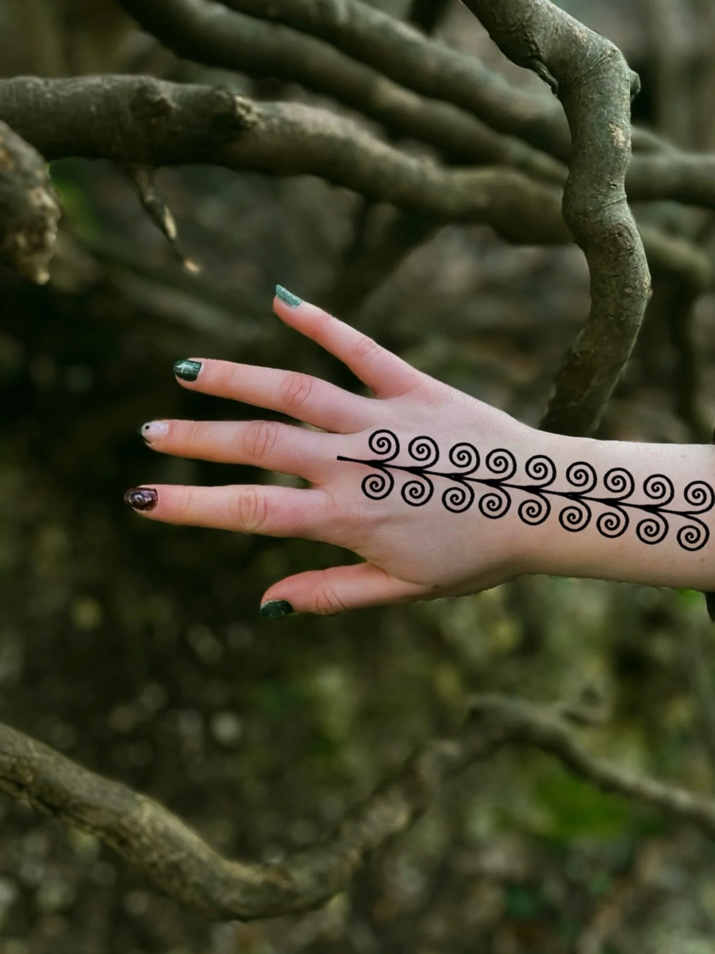 ݁. 𖦹⋆ ༺ 𝖘𝖕𝖎𝖗𝖆𝖑 𝖙𝖆𝖙𝖙𝖔𝖔 𝖆𝖗𝖒 𝖆𝖓𝖉 𝖜𝖗𝖎𝖘𝖙 𝖆𝖉𝖔𝖗𝖓𝖒𝖊𝖓𝖙𝖘 ݁. 𖦹⋆ ༺ all handpoked &bull; message for a quote ݁. 𖦹⋆ ༺

#tattoo #spiraltattoo #handtattoo #whimsicaltattoo #handpokedtattoo