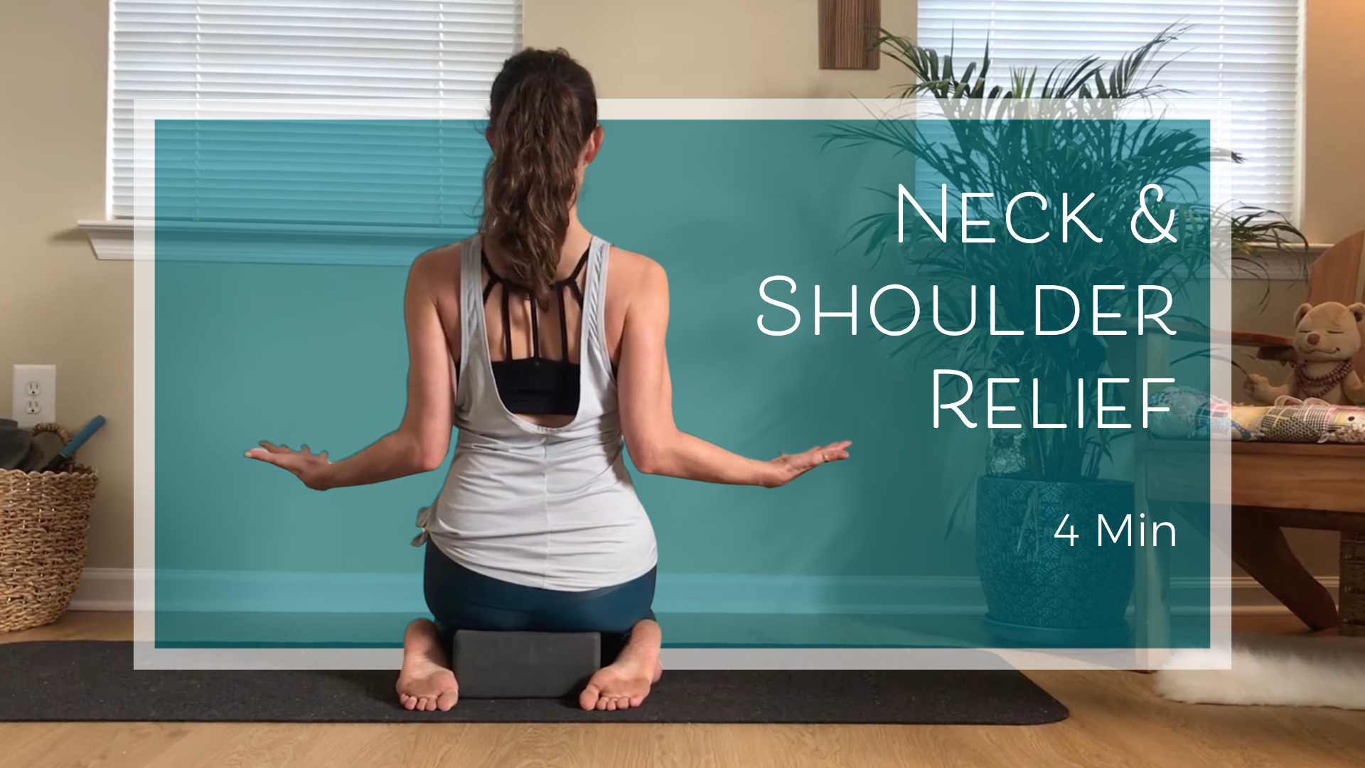 4 minute shoulder stretch to relieve neck and upper back stiffness with Lisa Harvey