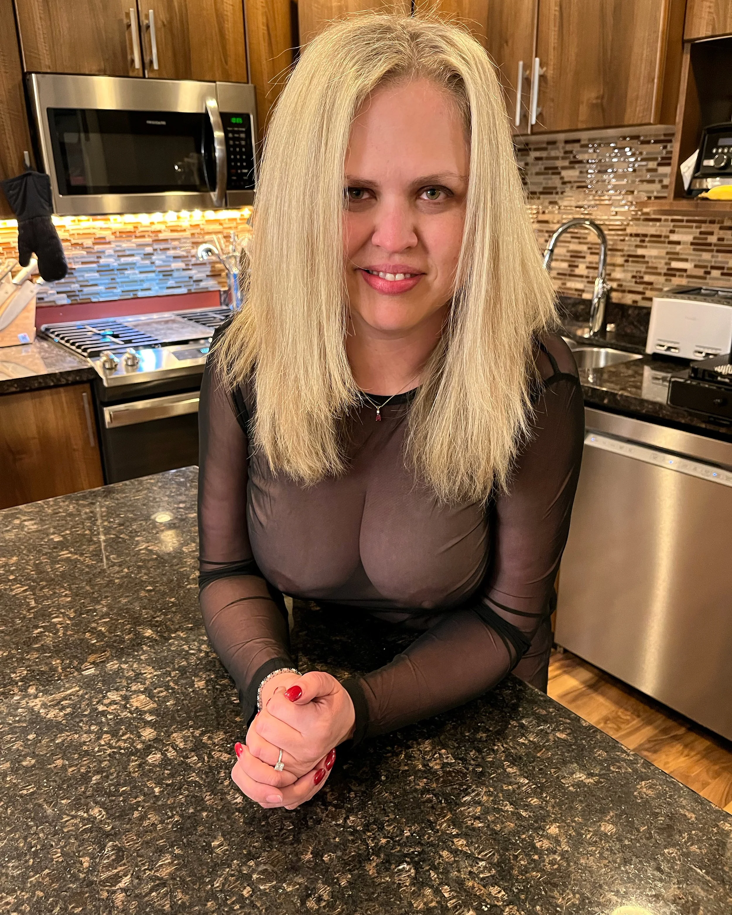 Jan 24 AVN - Let's go to the AVN show together. 3 hours