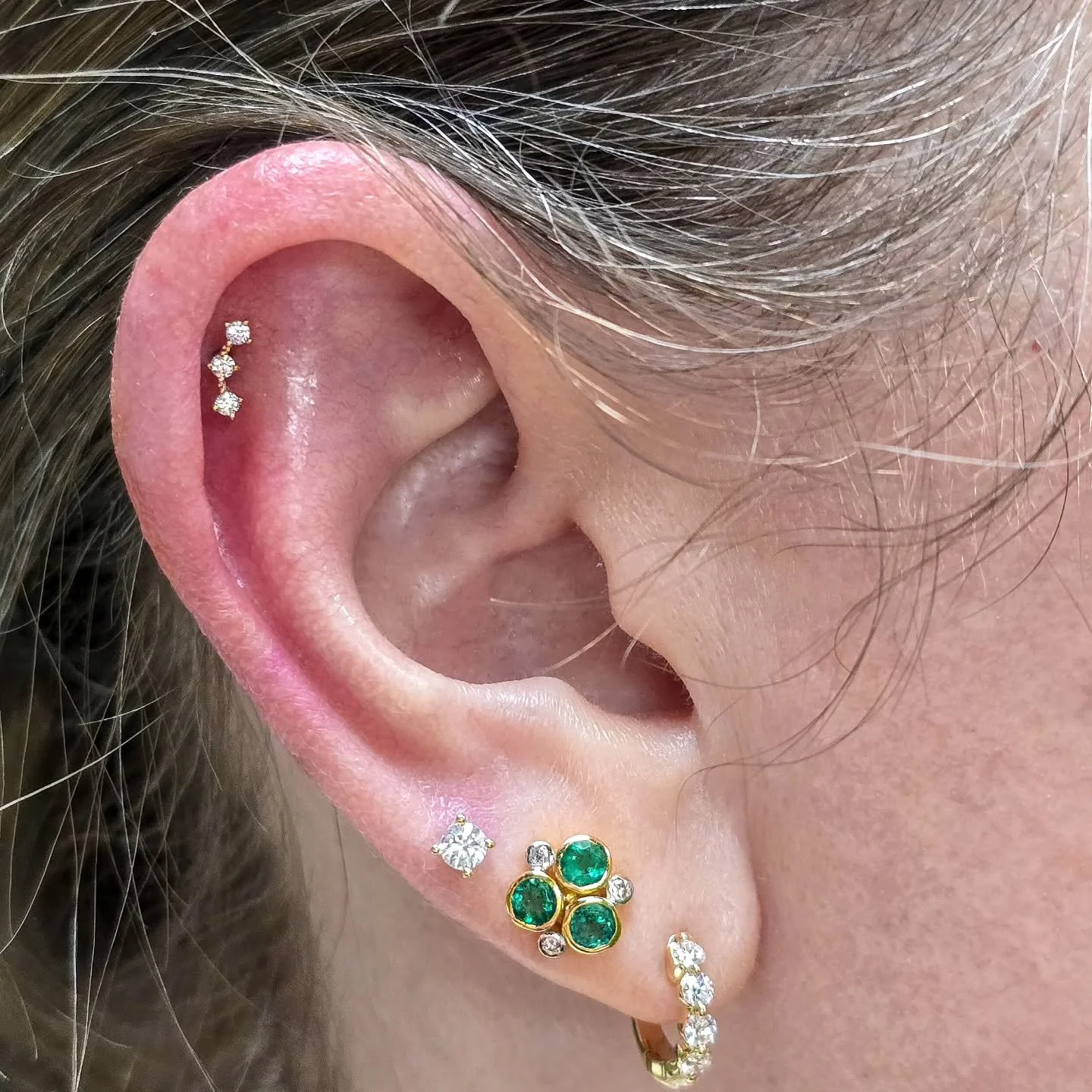 Had the most fun with these two! We installed two Itsy in yellow gold from @emberbodyjewelry for some new helix flair, and the good fortune was with us (I genuinely don't remember having two, but there it was!). When I tell you we had a blast, we lau