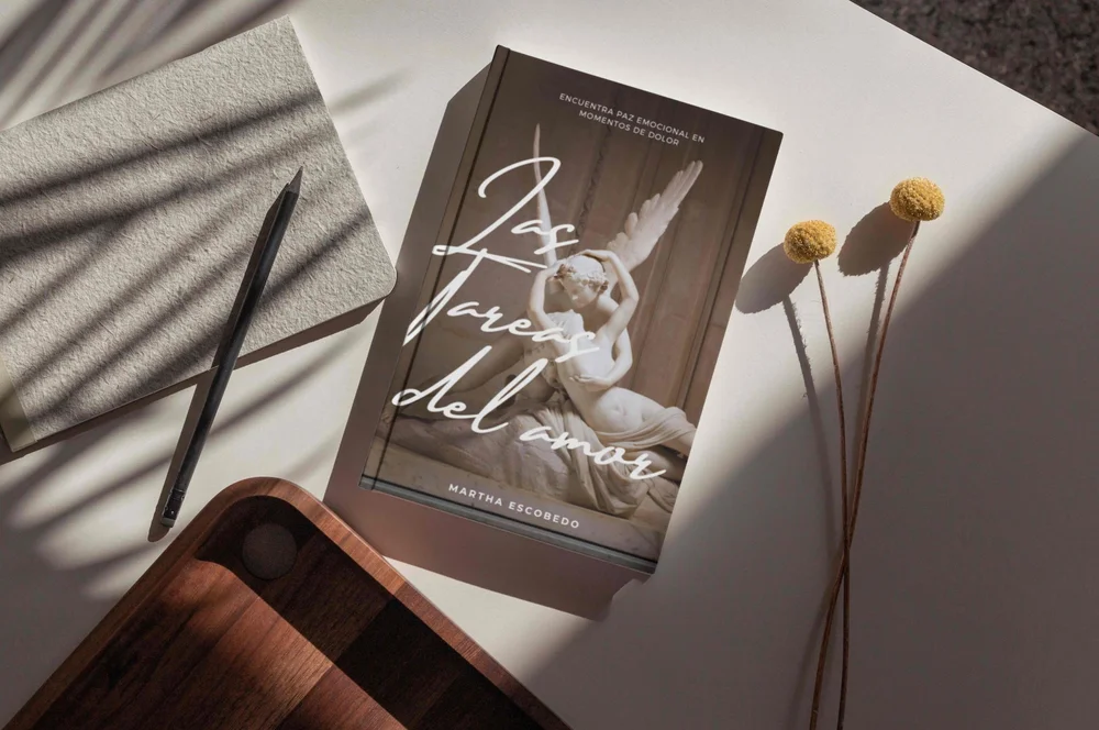 Portada del libro Las tareas del amor, de Martha Escobedo