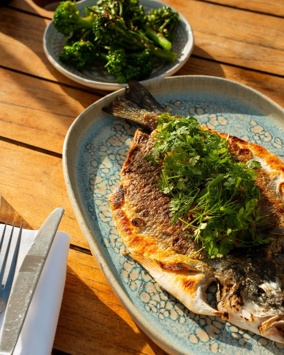 De la mer &agrave; l'assiette.

&mdash;&mdash;
🍽️ Bocca Mar
💙 Dolce Vita sur la prom
🕑 La plage ouvre de 9h00 &agrave; 17h30, suivant les conditions m&eacute;t&eacute;os
📍15 Promenade des Anglais, 06300, Nice
#beachclub #boccamar #southoffrance #