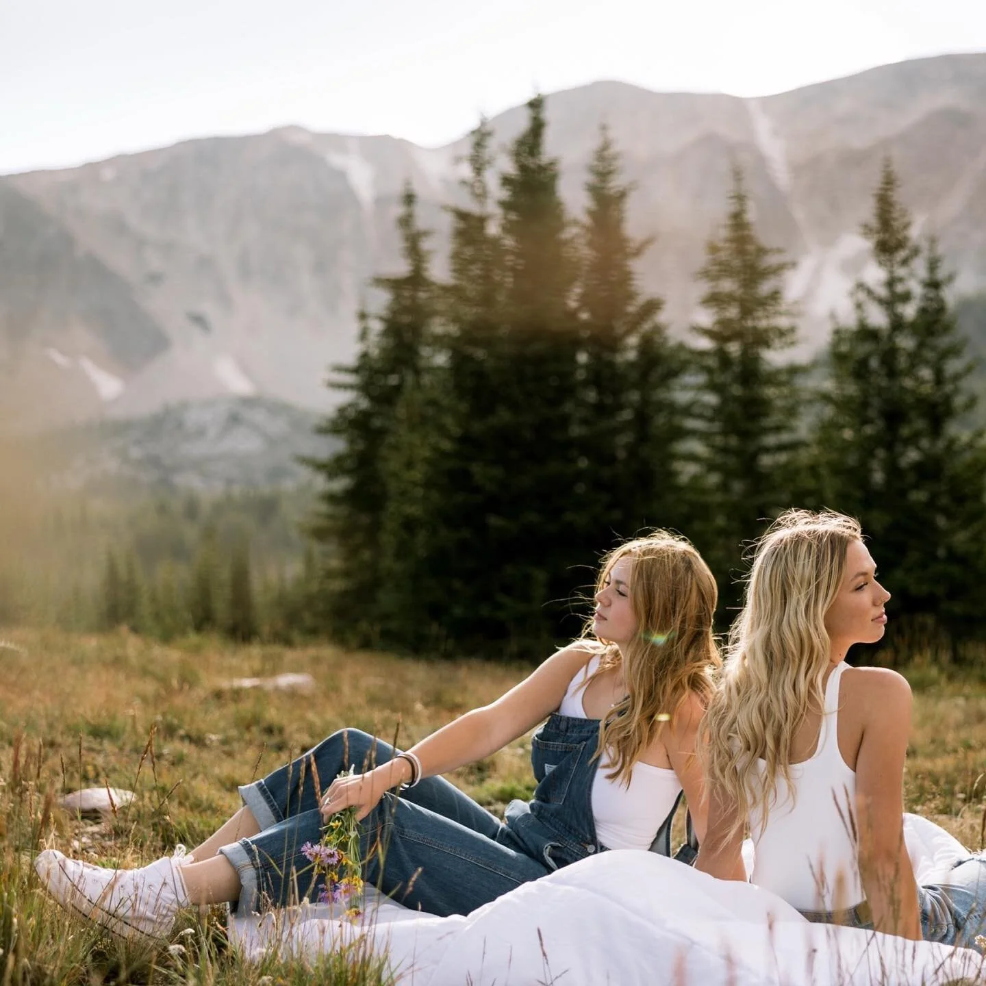 it&rsquo;s been way too long, my friends 🤍

I have been completely distracted from work lately for so many good reasons, but I am so ready to be back sharing one of the things I love most. 

What a better way to come back than to share one of my fav