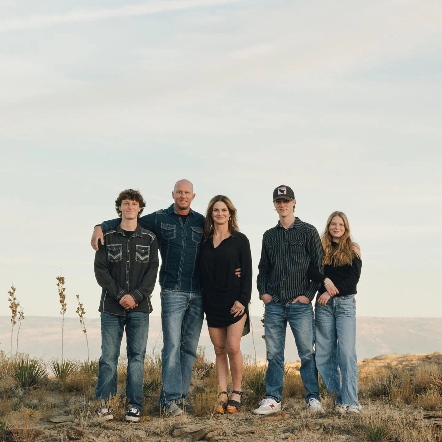 Gallery Delivery Day for this family!! 

Who says you need fall colors or summer greens to have beautiful photos? Definitely not me! 🥳

#grandjunctionphotographer #coloradophotographer #palisadephotographer #grandjunctionseniorphotographer #westernc