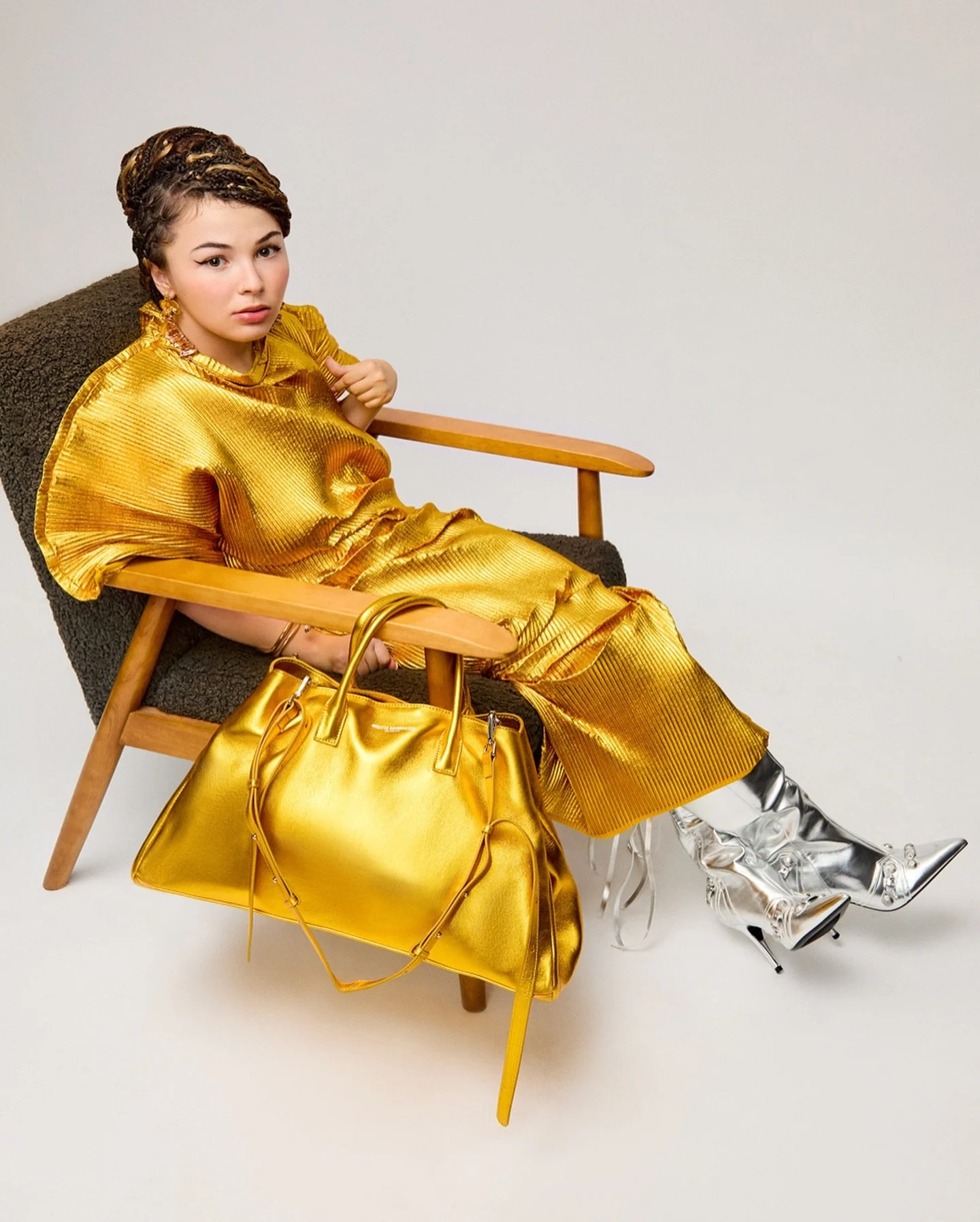 New work for @ladygunn with the @jess_eilz_frew wearing @melittabaumeister 
@ladygunn 
Photo: Sophie Kietzmann
@sophieKietzmann
Photo Assistant: Fernando Manuelle @fernandomanuelle
Photo Assistant : Dylan Vanessa @veryfreakingcool
Wardrobe: Anica Buc