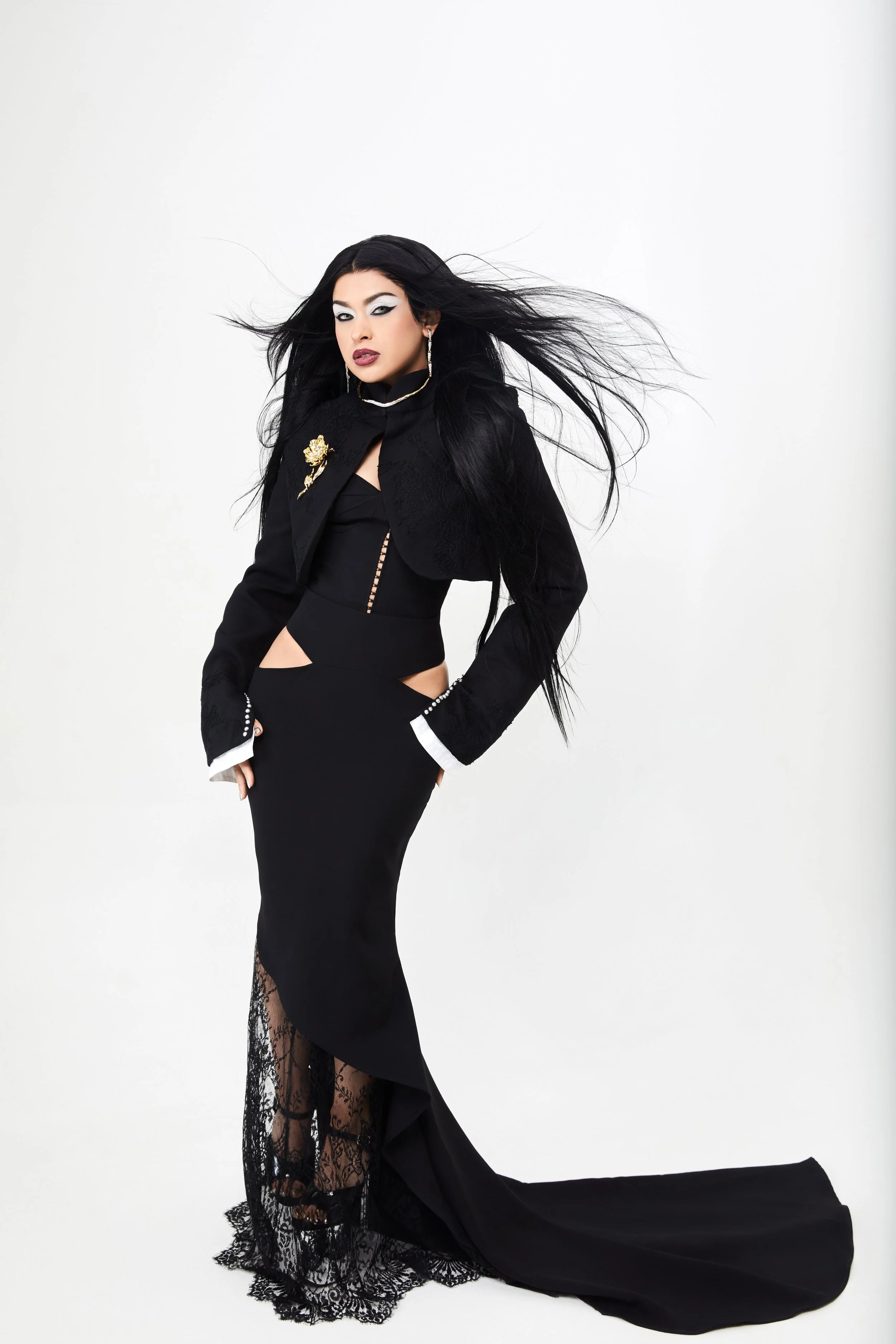 LYRA-GLAM COVER0746.jpg