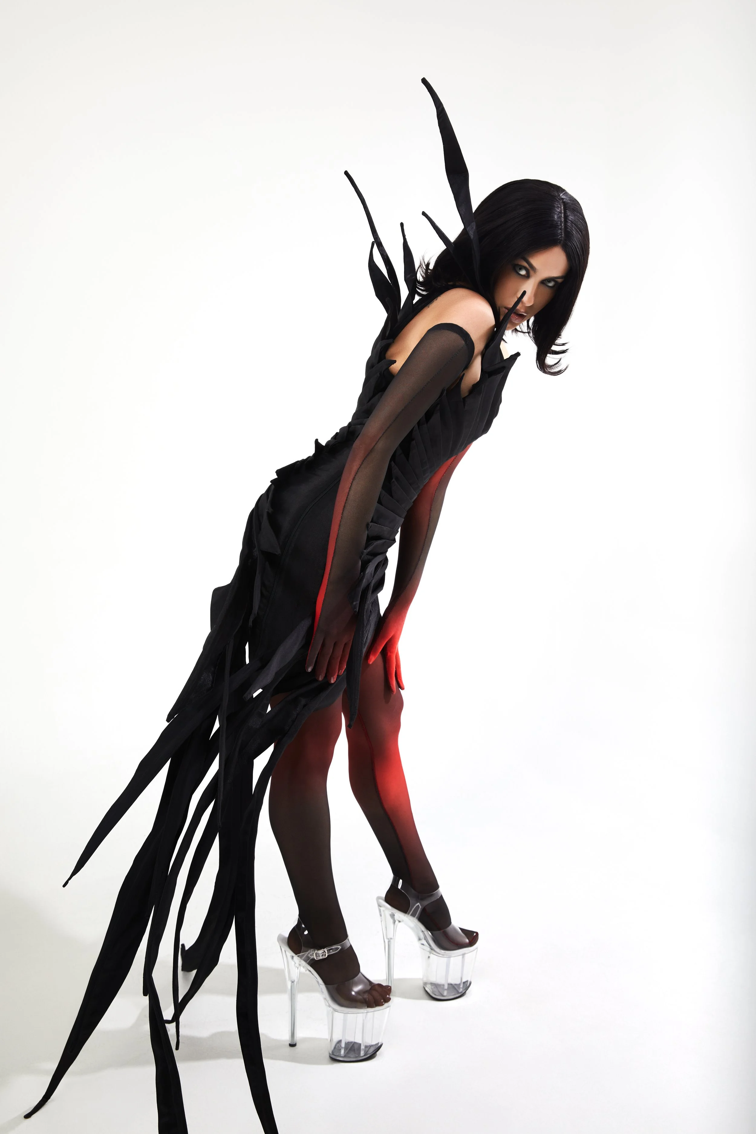 LYRA-GLAM COVER1329.jpg