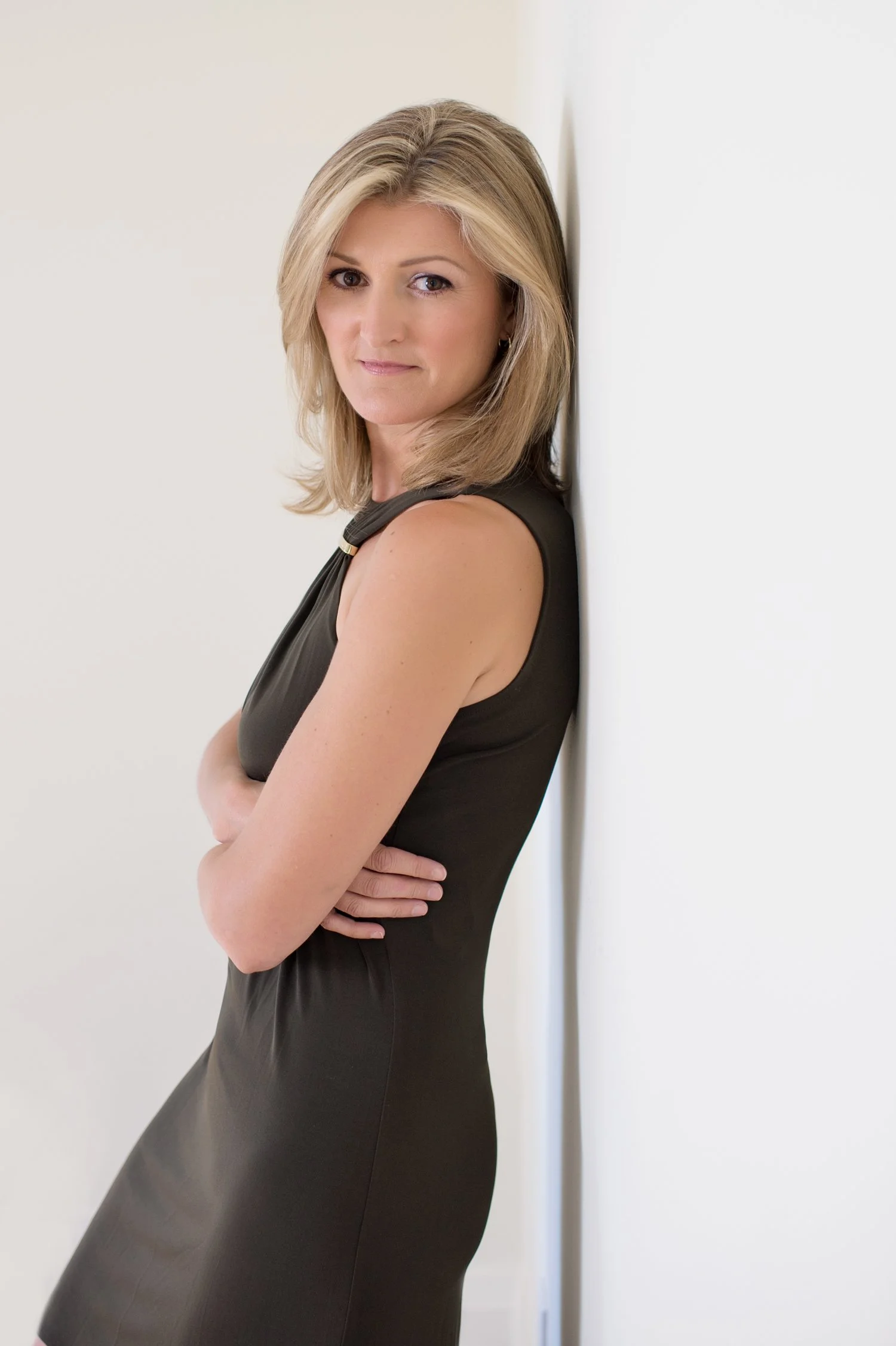005studio-location-toronto-headshot-photographer.jpg
