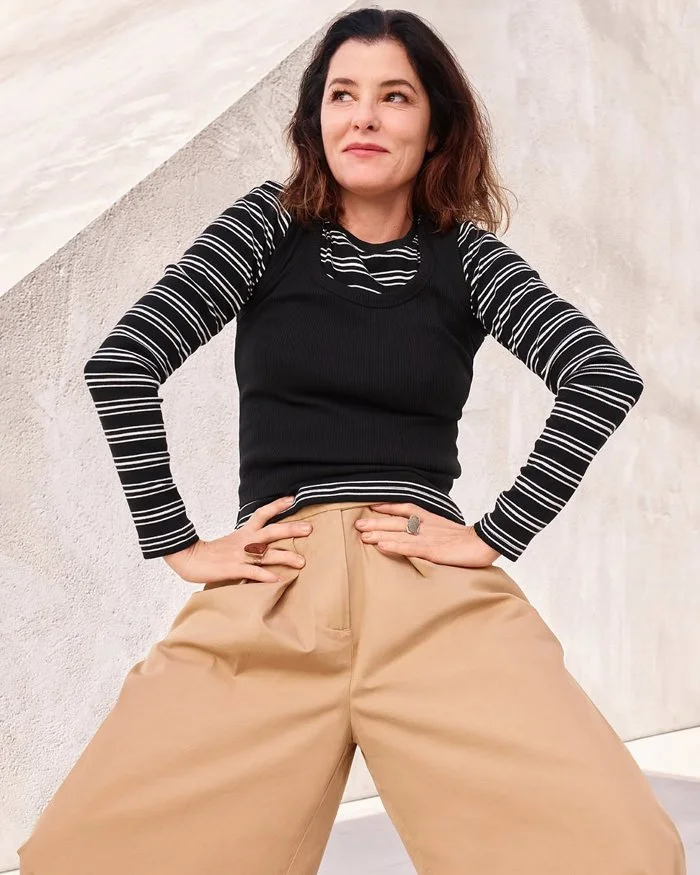 Parker-Posey-THE-WHITE-LOTUS-GAP-Spring-2025-Ad-Campaign-Style-Fashion-Trends-Tom-Lorenzo-Site-4.jpg
