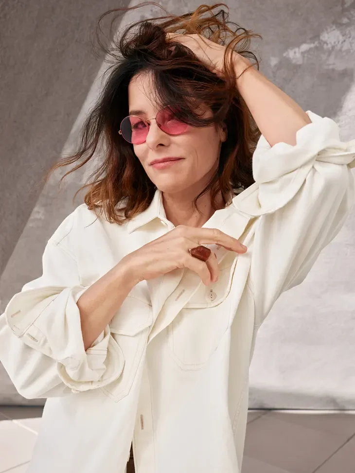Parker-Posey-Gap-3.webp