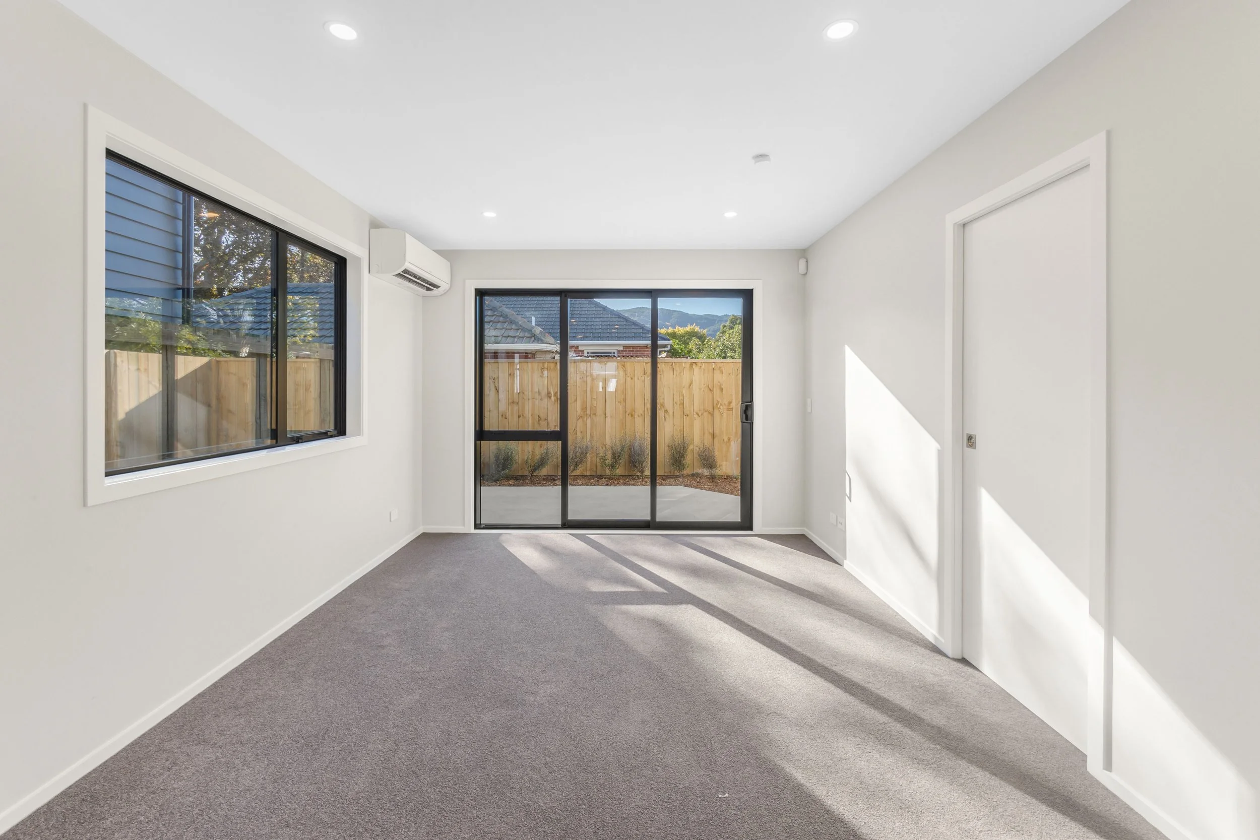 Lake Manapouri Built at Bathurst Street