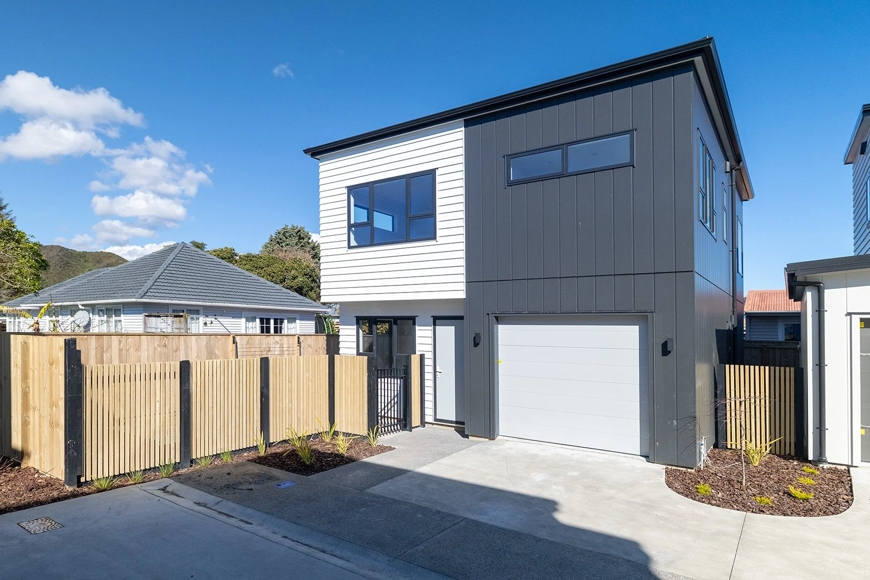Rarangi Beach Built at 994d Taita Drive