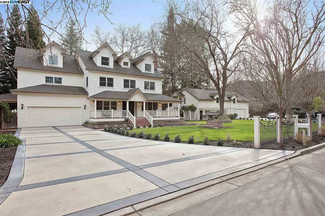 Custom Home Build.webp