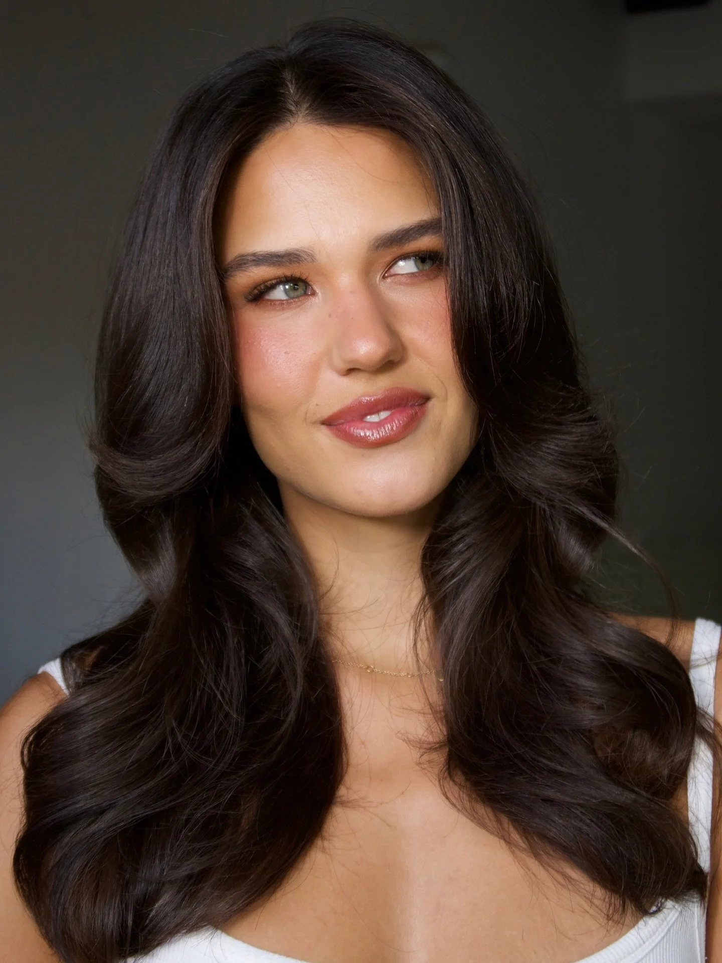 Great results don&rsquo;t happen by chance🤍 

Pre/
A great blowout requires a great hair cut! Lots of layers and face shaping to help create movement and volume in the hair. 

Prep/
Layering the correct products for texture, volume &amp; hold. I use