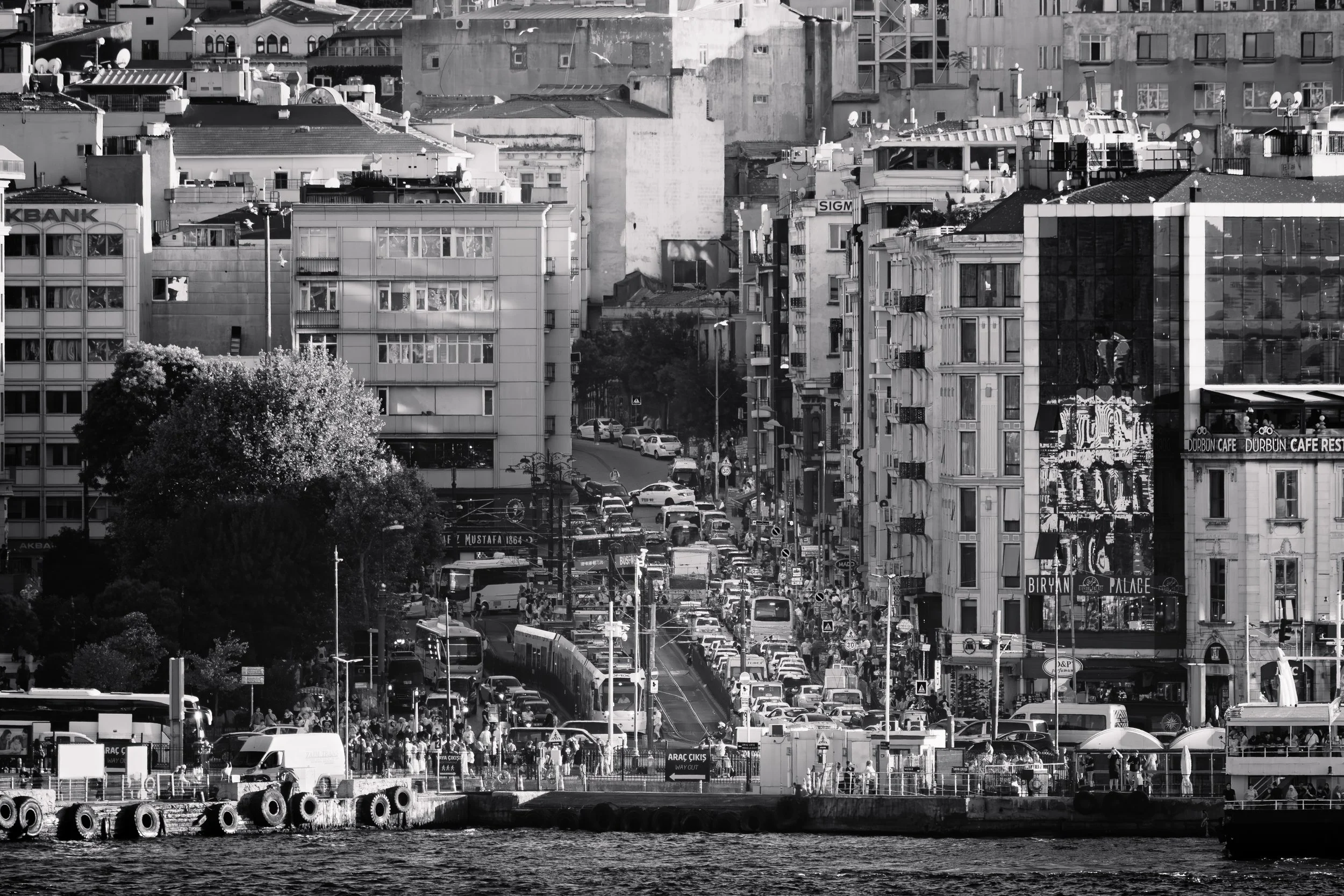 Busy Streets | Istanbul, Turkey | 2022