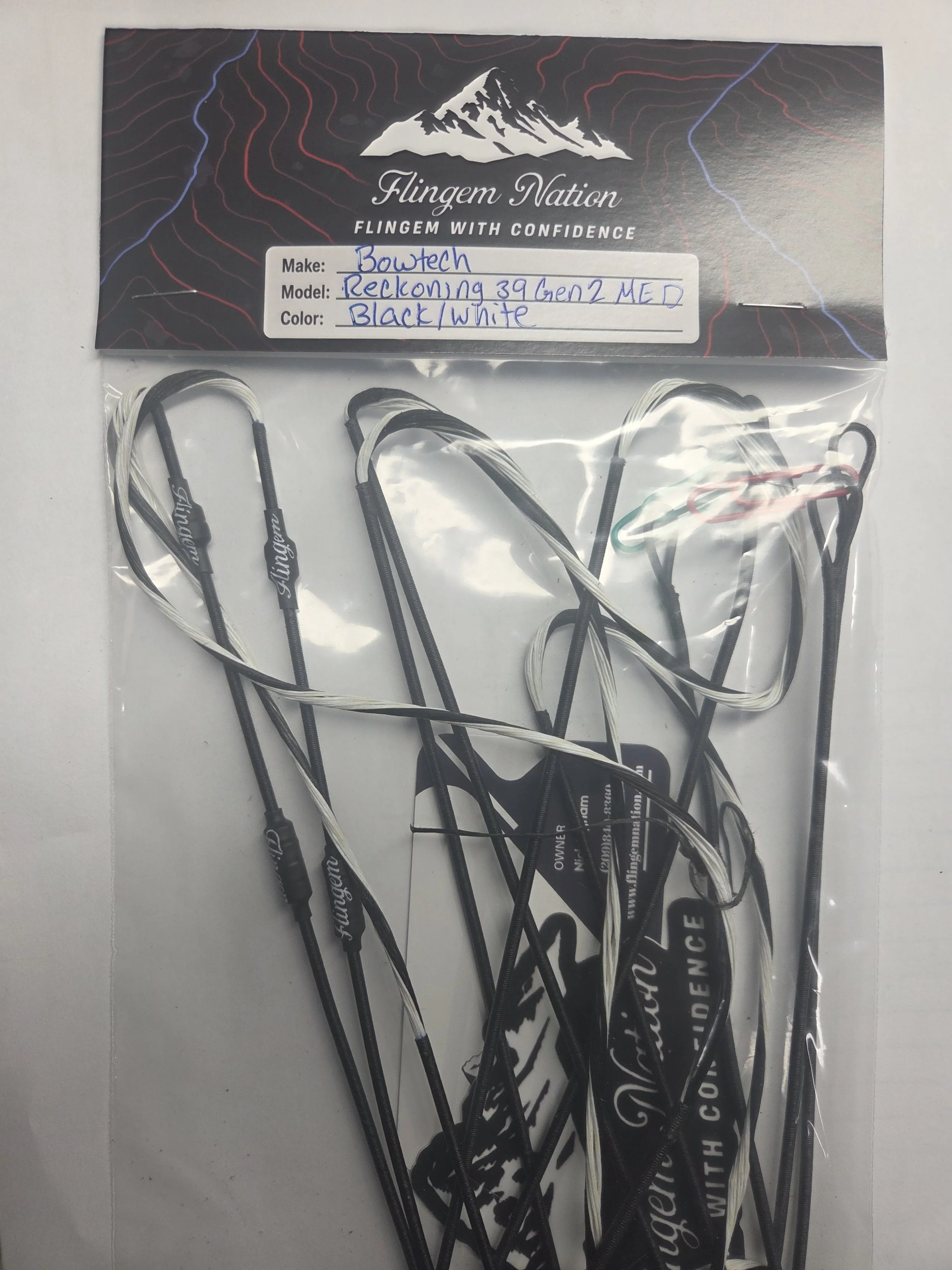 Bowtech Reckoning 39 Gen 2 MED Cam White & Black